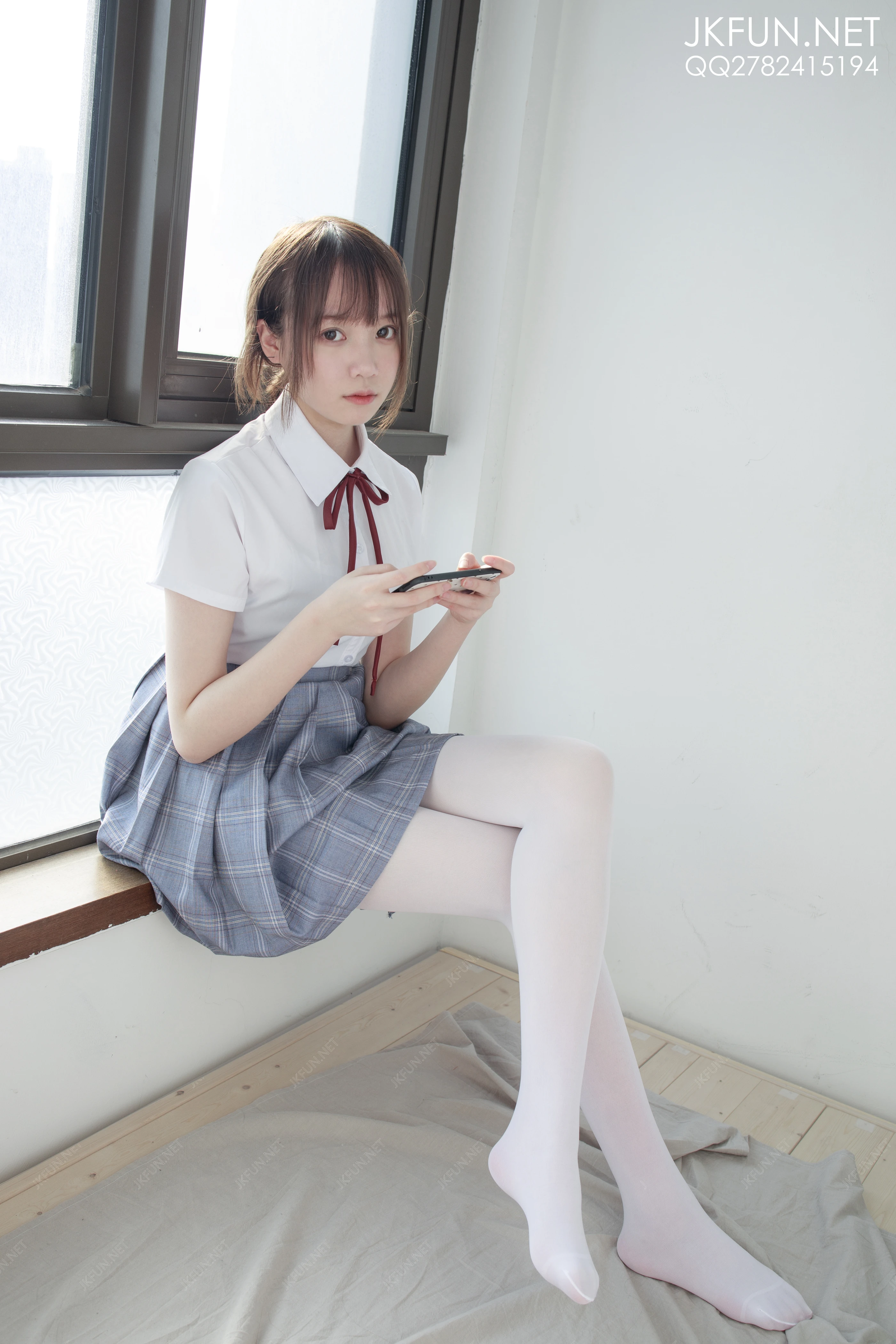 森萝财团 [JKFUN-002] Aika 可爱学妹丝足 [230P 1V]插图4